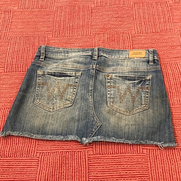 Wanama size 26 women’s Blue Denim Mini Skirt - some STAINING on behind - Picture 15 of 15